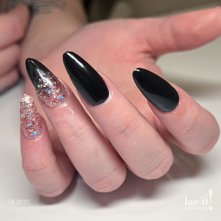 en Vogue Lac It! Bling It pink, pink micro-glitter base packed with chunky holographic glitters UV/LED gel nail polish for professional nails and extensions on manicure