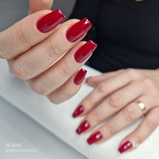 en Vogue Lac It! Crimson a deep cherry red crème UV/LED gel nail polish for professional nails and extensions on square manicure