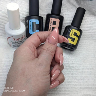 En Vogue CBS [Build - Peach] manicure